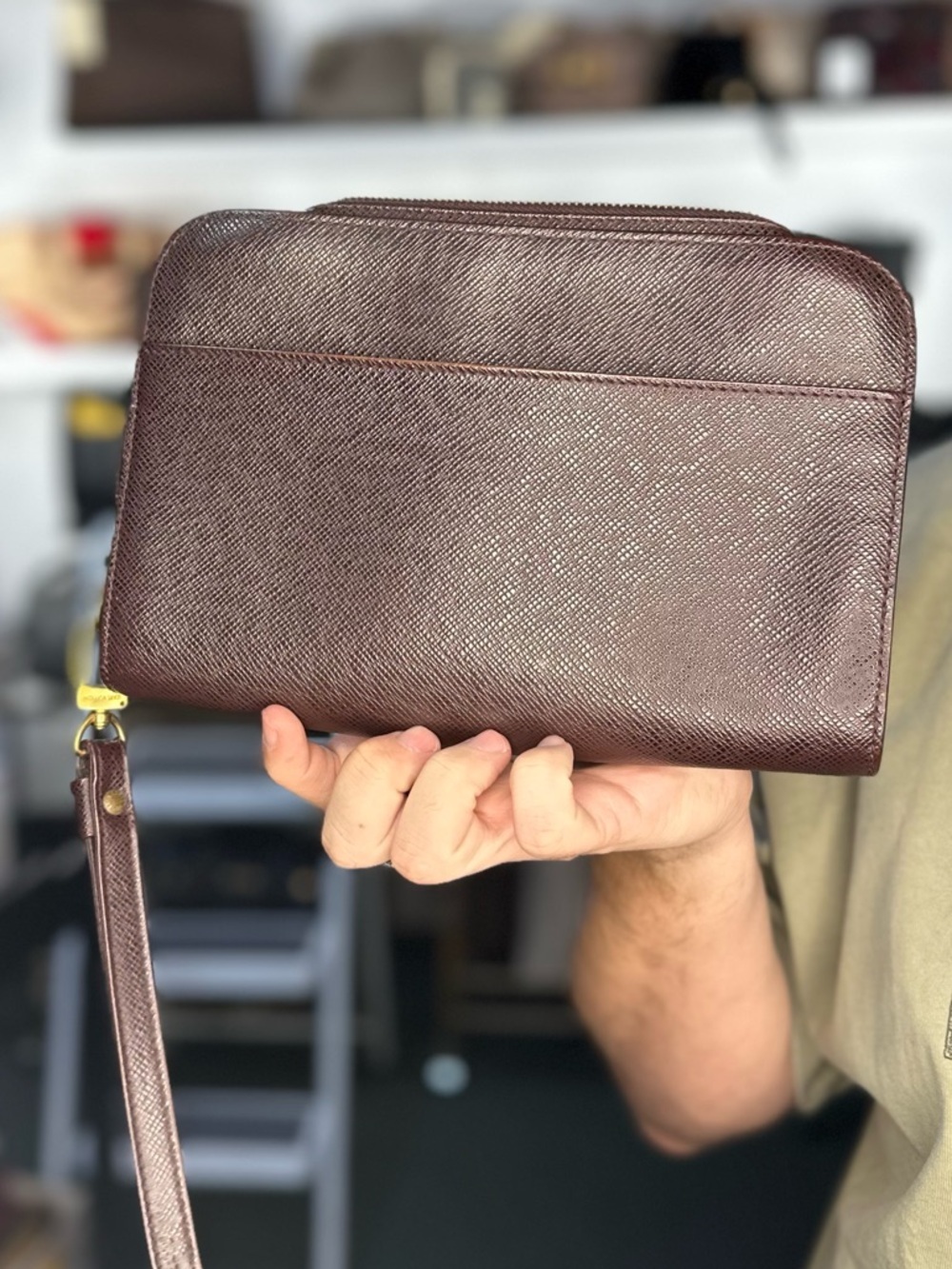 LV BORDEAUX WRISTLET